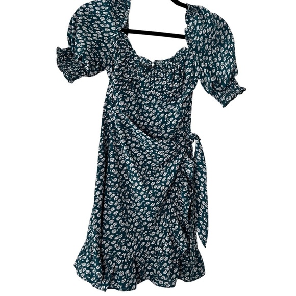 Hello Molly Walk On Faith Dress in Green And White Floral
Size XS - Picture 3 of 15